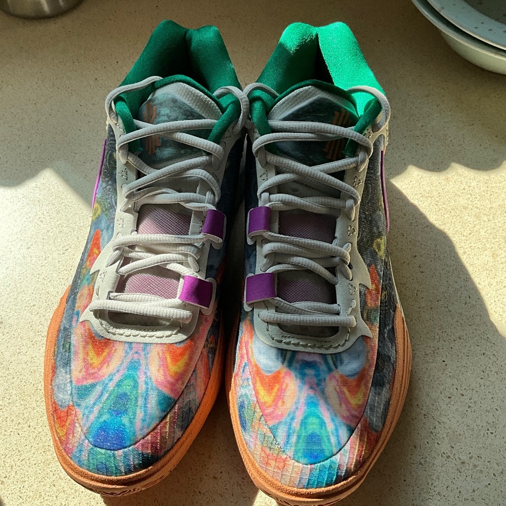 Nike Kyrie 8 Circle of Life court ready!